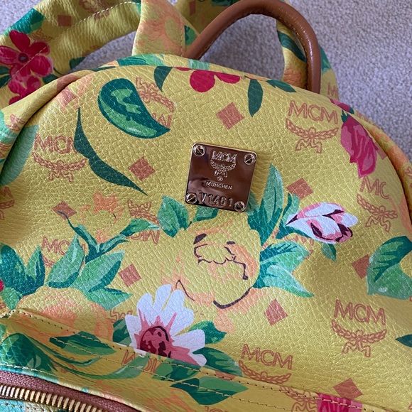 MCM paradiso med floral backpack - Picture 3 of 8